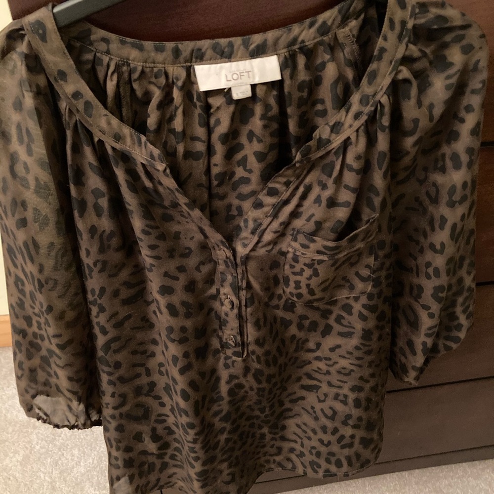 Loft animal print blouse sz S